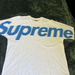 supreme tee size L