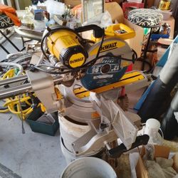 DeWalt  DWS779