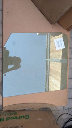 International Navistar Truck Conventional Cab (2 Holes) Front Door Glass Driver or Passenger Side new