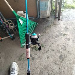 Shakespeare Fishing Pole Blue 
