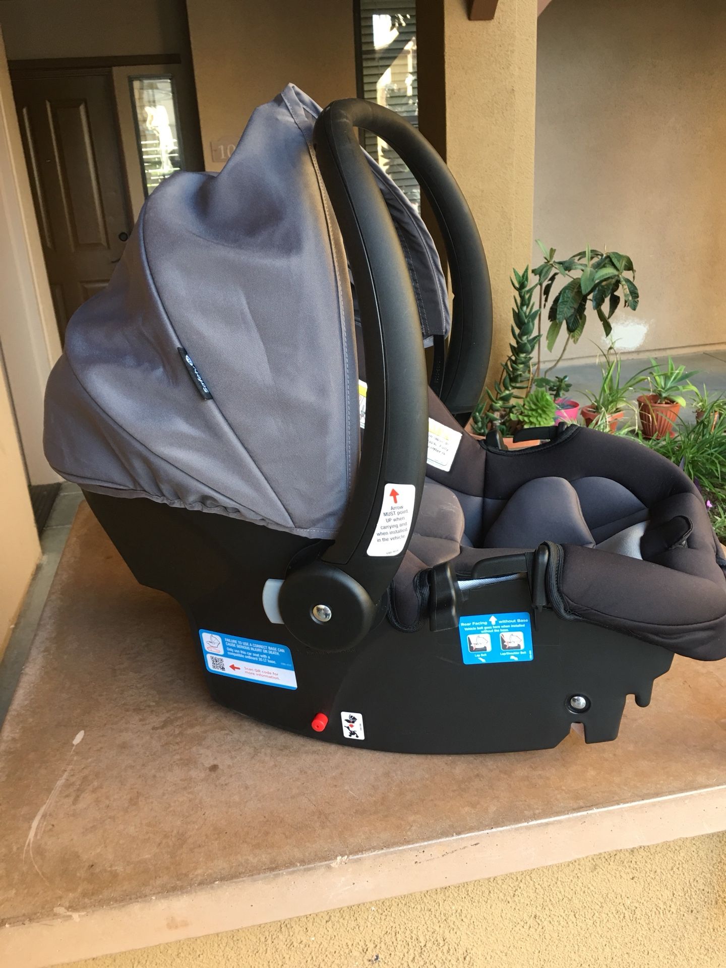 Infant car seat