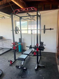 Goliath- workout squat rack with pulley system