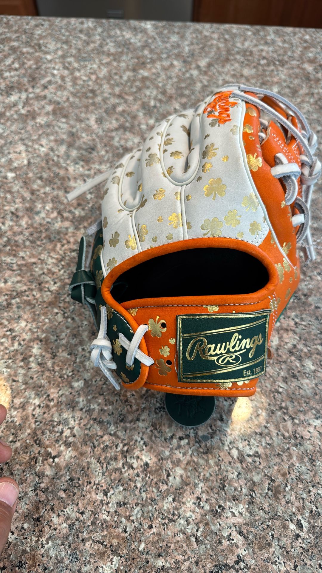 Brand New RAWLINGS HEART OF THE HIDE PRO LUCKY VIII GLOVE
