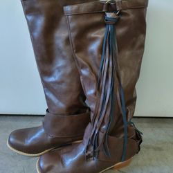 Woman's Knee-High Leather Tassel Boots