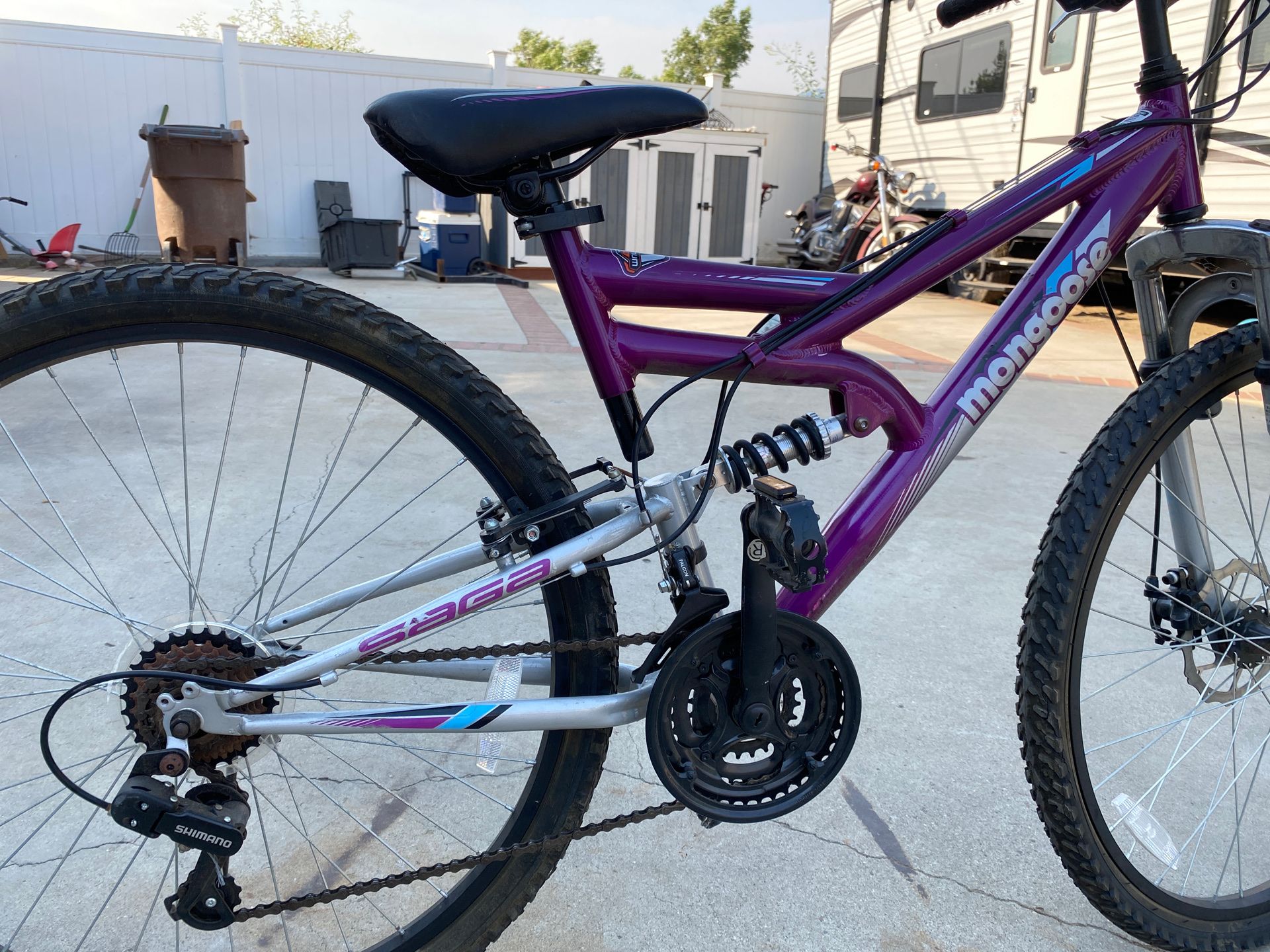 mongoose saga mountain bike