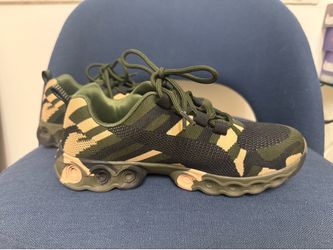 Camo sneaker