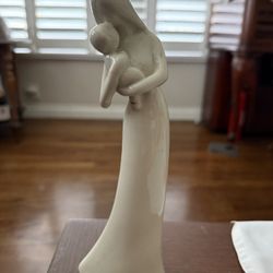 Mother Baby Statue. 