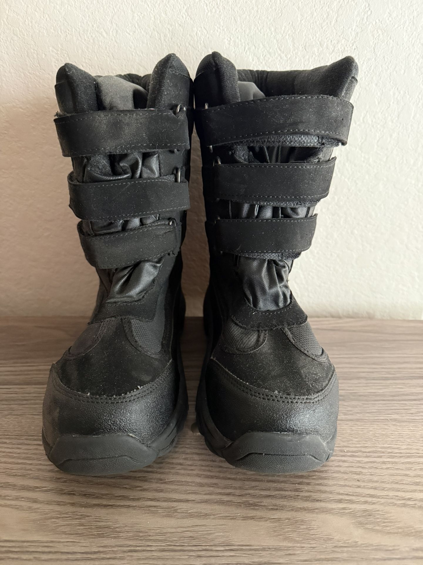 Boys Snow Boots Size 5