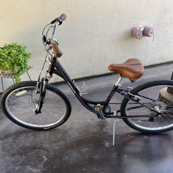 Specialized 7 Speed Cruiser Bike. Black