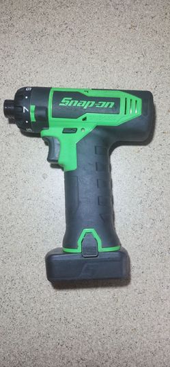 Snap on screwdriver