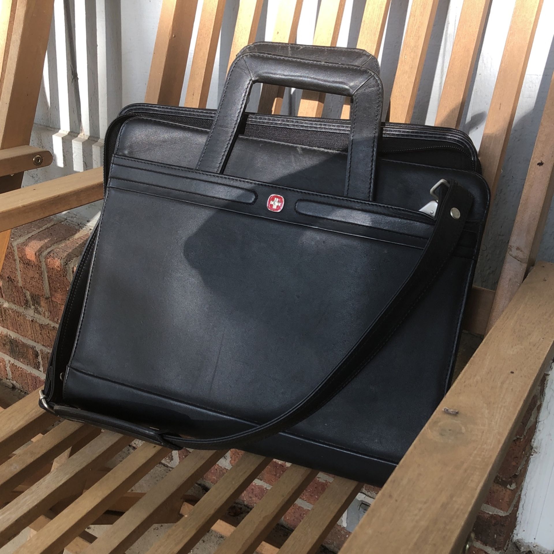 Wenger Swiss Gear Black Pro-Folio Travel Case