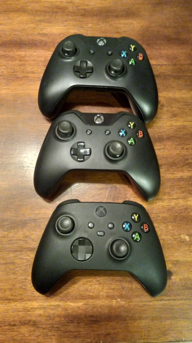 3 Xbox Controllers W Stick Drift