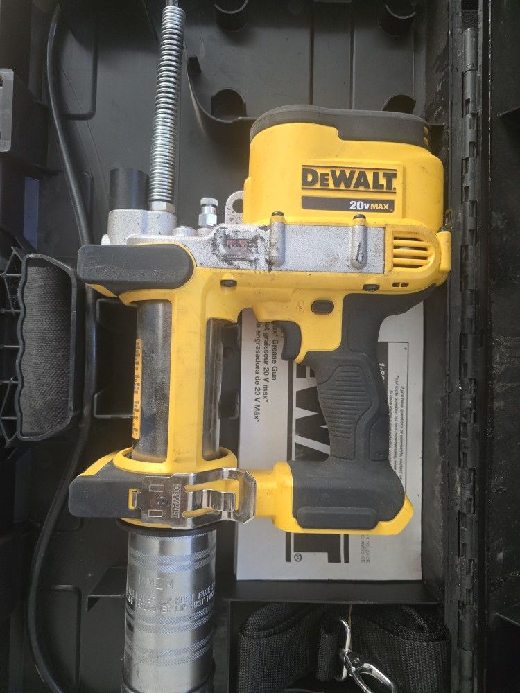 Dewalt 20V Grease Gun