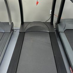 True Fitness Performance 3000 Treadmill with LED Console Floor Model Sale Like New!