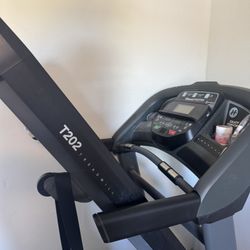 Horizon T202 Treadmill