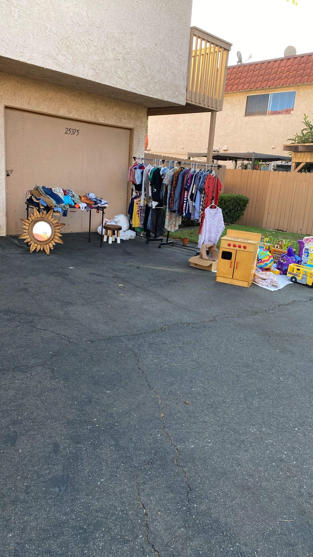 Garage Sale Come Thru 3for1$