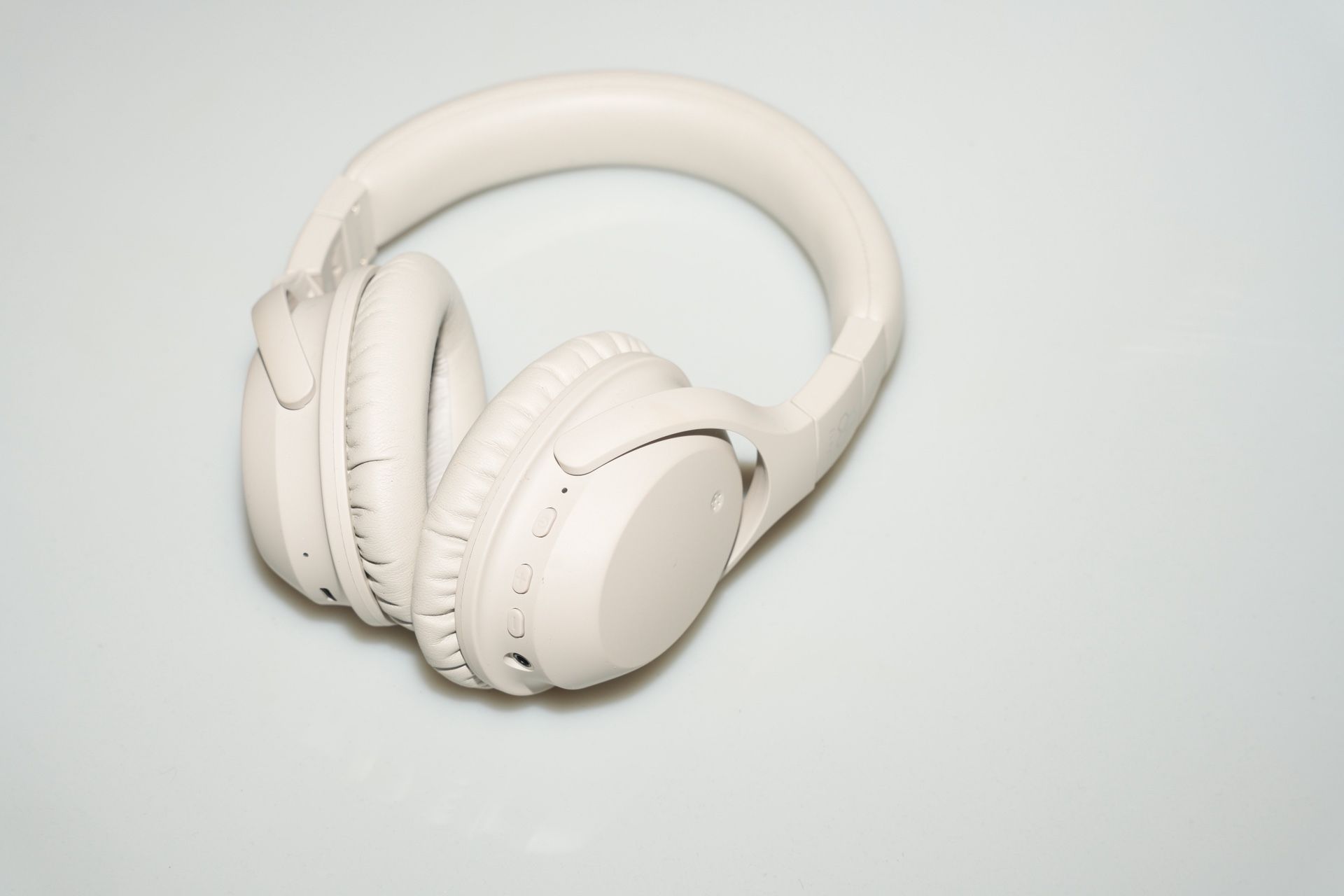 Final UX2000 Bluetooth Headphones