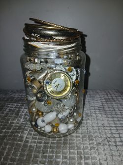 📀 Gold and white themed mystery jewelry jar