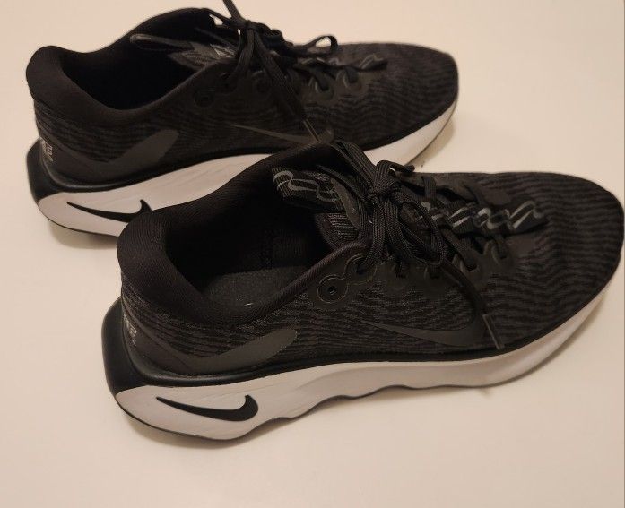 Nike Women's Shoes Size 8.5