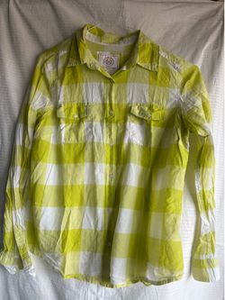 Bundle 6 Pzs Blusas Medium y Large Excellent Condition  ONLY $5  🎈