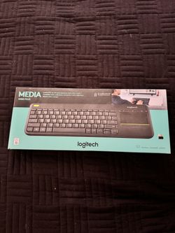 Logitech K400 Plus Wireless Touch Keyboard – Media Control from Your Couch