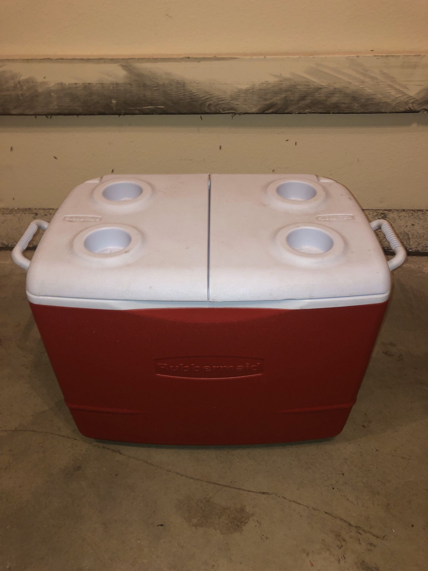 Rubbermaid Victory 48-Quart Cooler