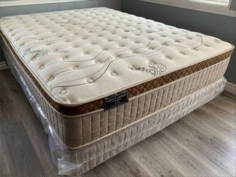 12in Queen Size Organic Cloud Comfort Europillow Top Mattress and Boxspring