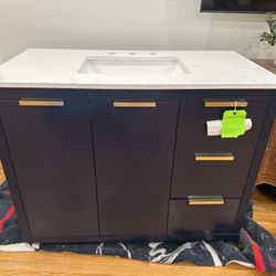 42″ Navy Blue Bathroom Vanity with Quartz Top & Sink (3-Hole Faucet) - PRICE NEGOTIABLE