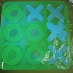 Tic tac toe board game