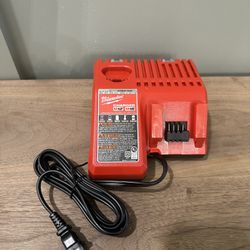 Milwaukee M18 Charger 