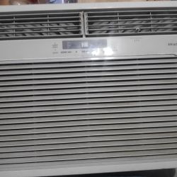 850-sq ft 115-Volt Window Air Conditioner