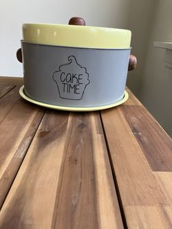 Cake Holder