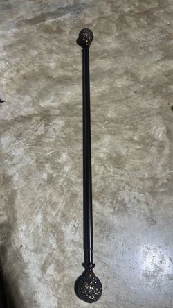 Adjustable curtain rod