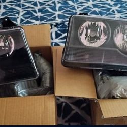 Brand New Pair Of 2007 Chrysler 300 Headlights 