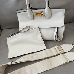 Ferragamo Leather Bag Medium