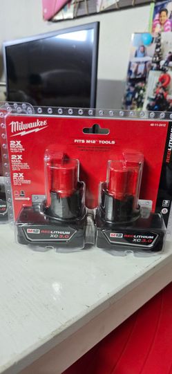 Milwaukee 3 map batterys