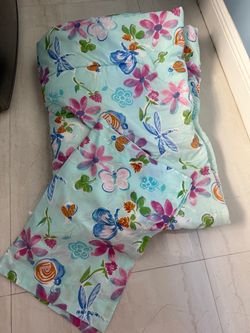 Twin Comforter and Pillow Case Set