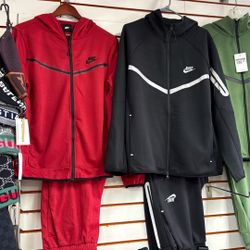 Nike Tech 50$ FULL SET 