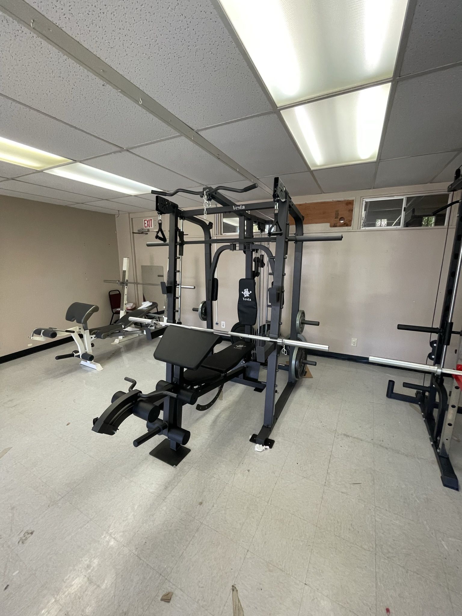 Vesta Fitness Smith Machine 2001 w/Bench Attachment | 230lb Bumpers Weights | 7ft Olympic Bar | Fitness | Gym Equipment | FREE DELIVERY 🚚