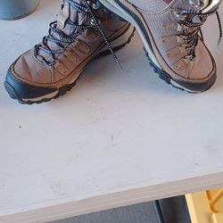Oboz Boots Water Proof Sizes US 6 Lady 