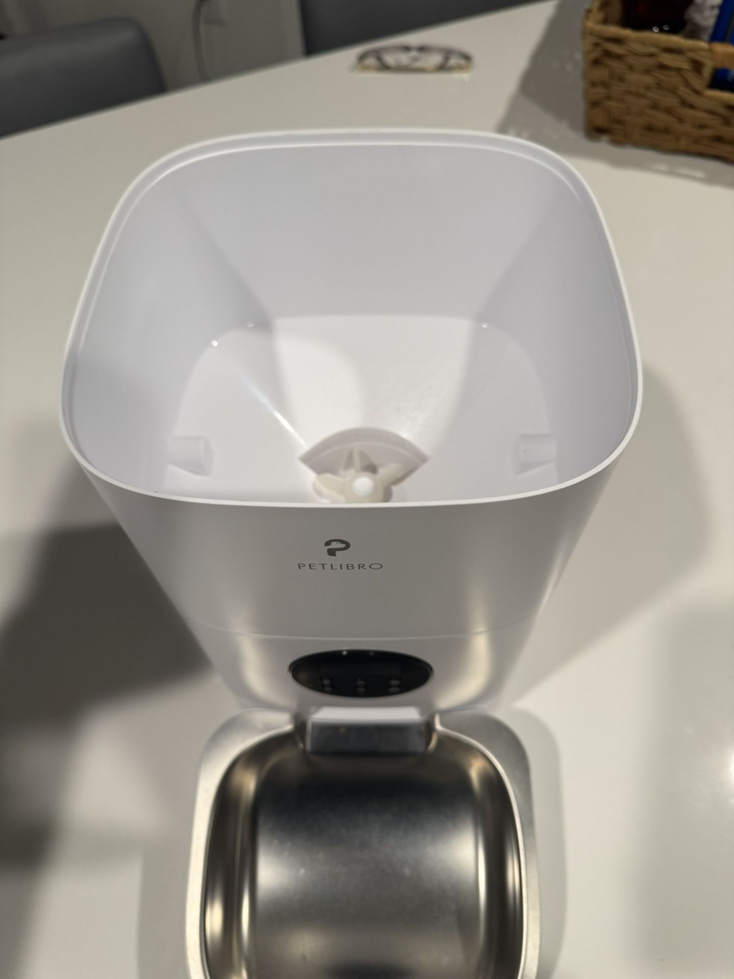 Automatic Food Disoenser