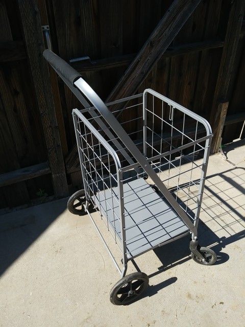 Foldable Heavy Duty Shopping Cart from Costco, Kirkland Brand. Great Condition.