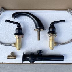 New $30 Oil Rubbed Bronze 3pcs Widespread Bathroom Faucet with Popup Drain and Water hose 