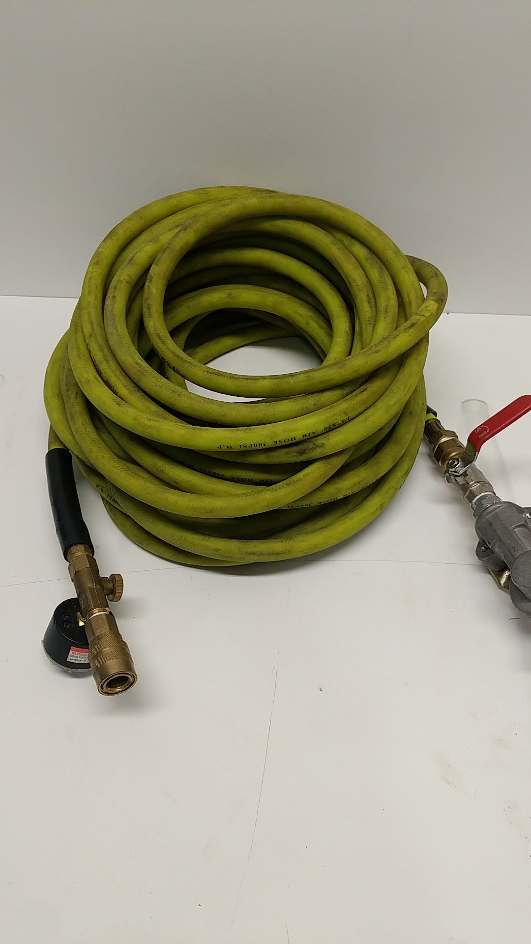 Air Hose with glad hand and pressure guage