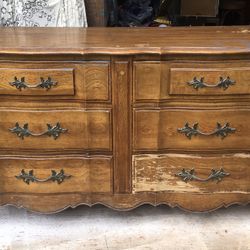 Gorgeous Thomasville Furniture French Provincial Dresser/Buffet! 