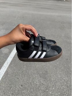 Adidas court