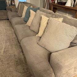 2 Piece Couch With Chase 