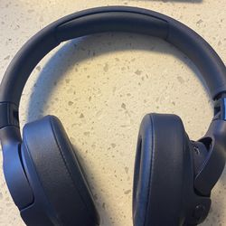 JBL Noise Cancelling Over Ear Headphones