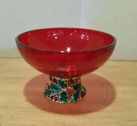 serving dish with metal base