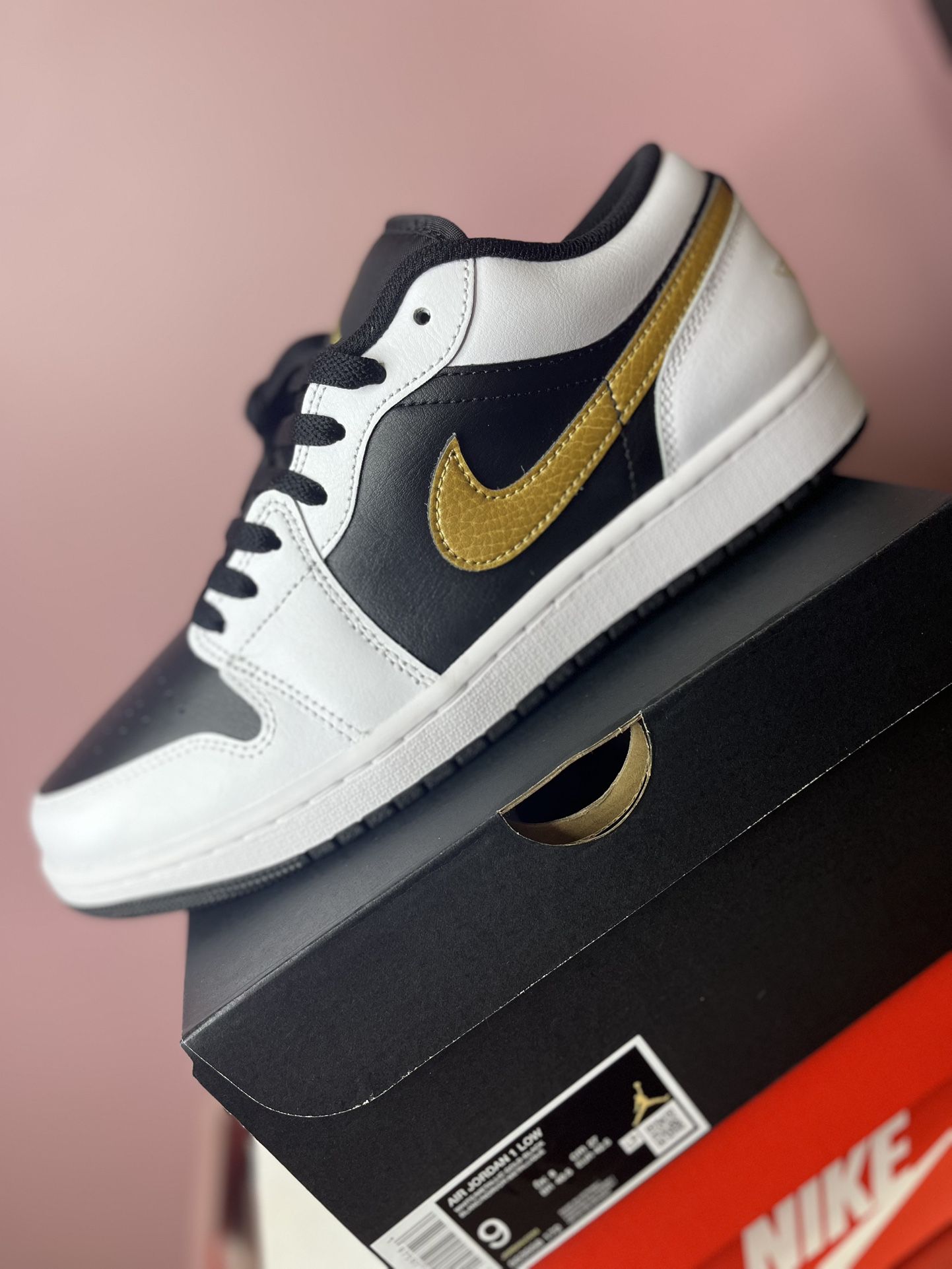 Air Jordan 1 Low Size 9 Men’s